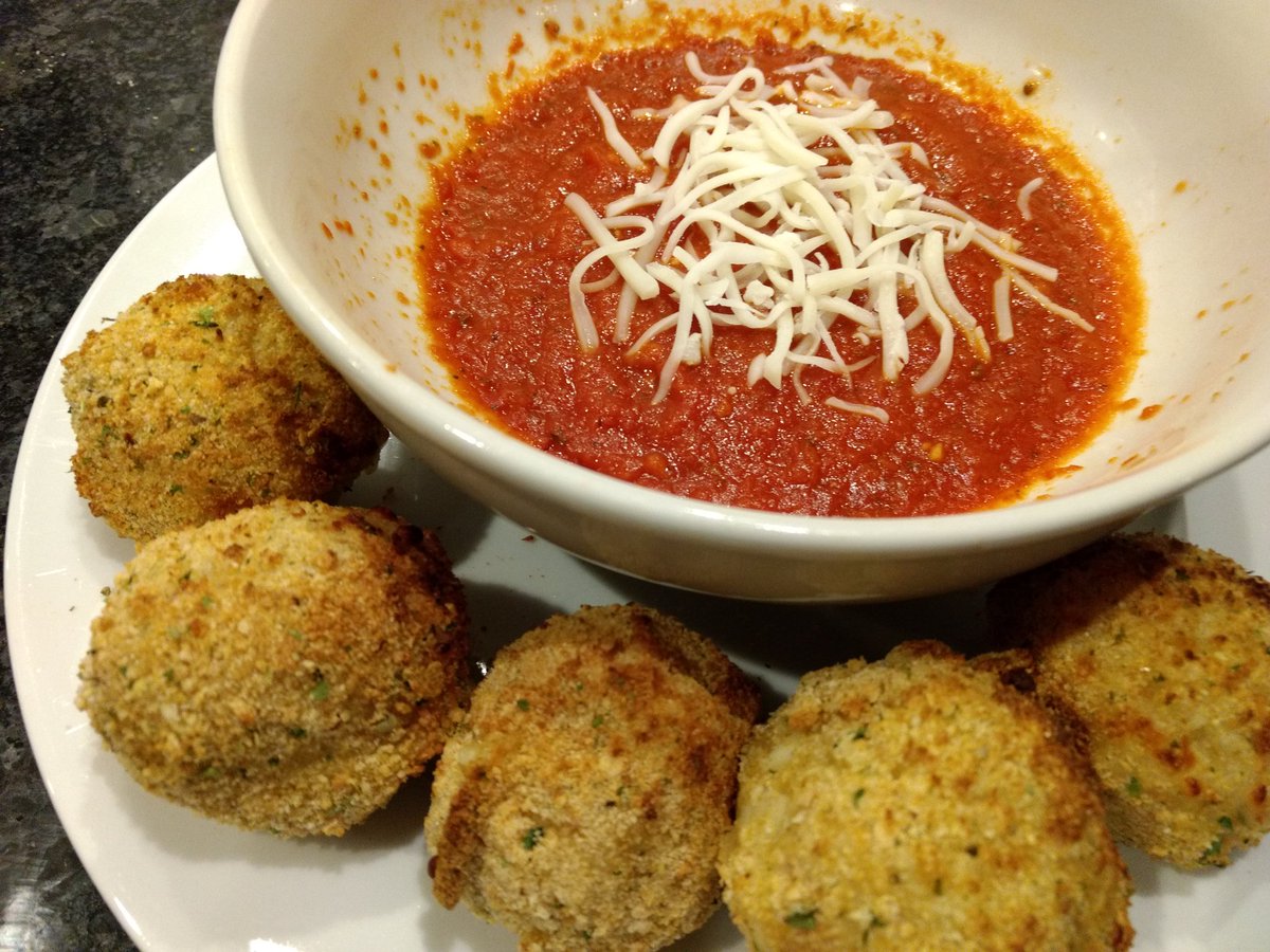 DrChefDan's tweet photo. Dropping the "ball" on this new year's eve with these arancini. #happynewyear2020 https://t.co/4EXNd7nZnO