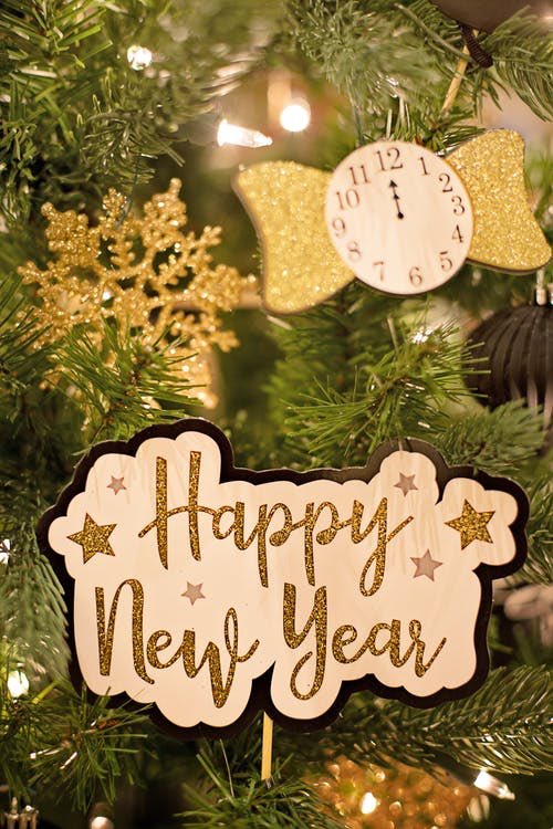 YFHSQuakers's tweet photo. “The new year stands before us, like a chapter in a book, waiting to be written” (Melody Beattie) - HAPPY NEW YEAR FROM ALL AT YFHS 🥳🗓🙌

#HappyNewYear #2020Goals #NewYearsEve #YFHS #Quakers https://t.co/zrJaZVDDup