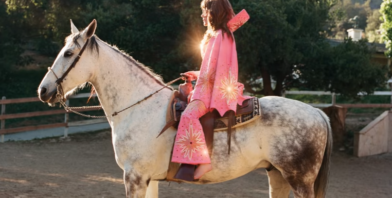 PinkSlipDresses's tweet photo. Our Queen: 

@jennylewis 

https://t.co/GdIRRHYLc1

#HeadsAreGonnaRoll https://t.co/HuzJmu0zY7