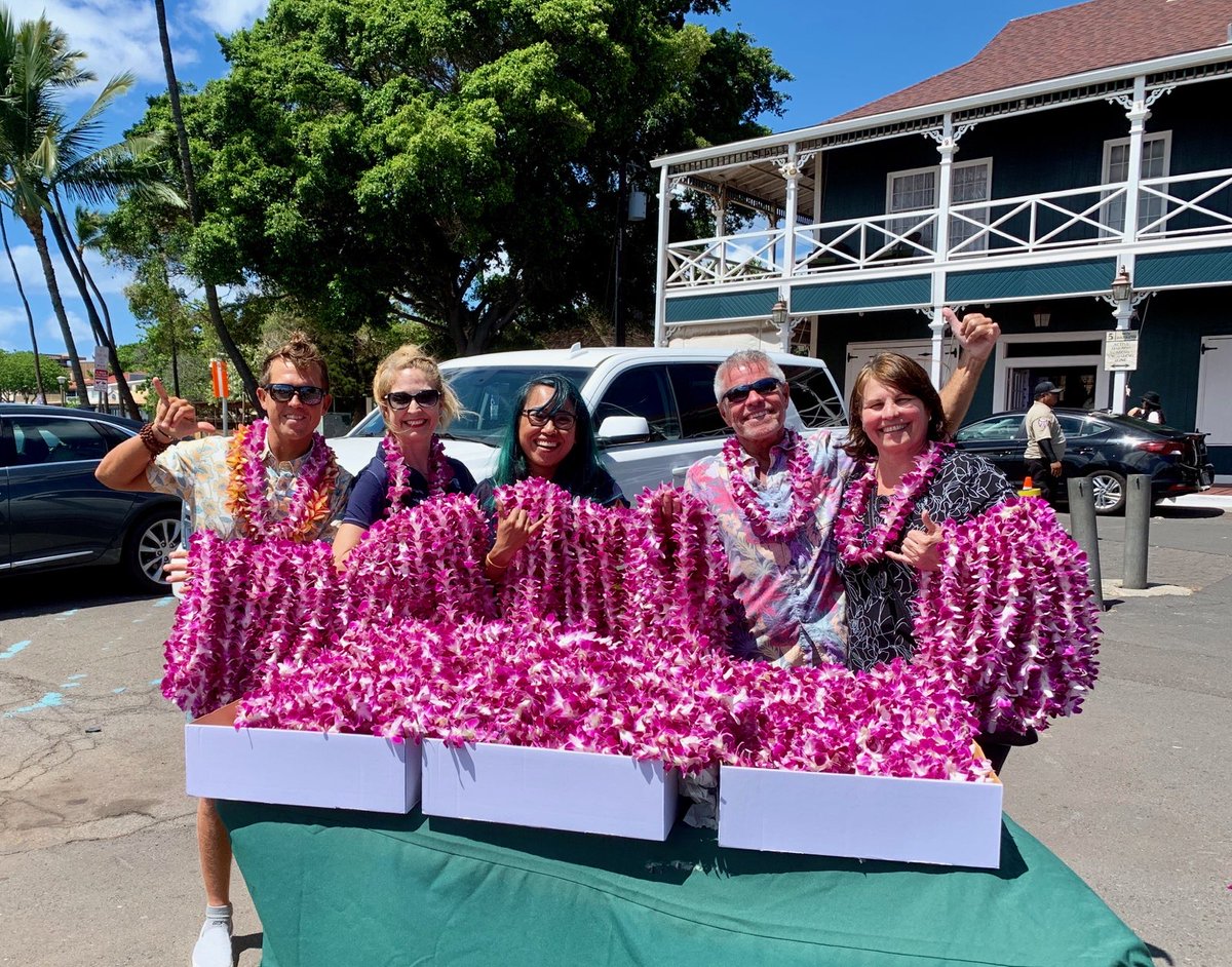 PolyAdHawaii's tweet photo. Happy New Year’s Eve! 🎇 2019 was another successful year of sharing our love for the islands, spreading the Aloha Spirit, and creating special Hawaiian memories with our guests. Gearing up for a roarin’ 2020!
#PolyAd #PolynesianAdventureTours https://t.co/1YJDgXEki4