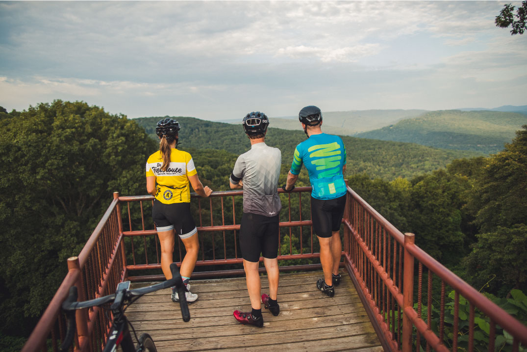 ExpFayetteville's tweet photo. Happy New Year! Looking out on 2020 views like... ✌️✨
Thank you for making our little corner of the world amazing last year. We can't wait to see what 2020 brings to our favorite town. <3 from all of us at Experience Fayetteville. #expfaymyway https://t.co/e23ymOPtcB