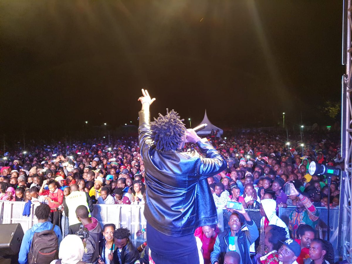 BahatiKenya's tweet photo. My first performance of 2020, thank you God 😇 🙌

#EMBJesusParty https://t.co/neB37Y8iAT