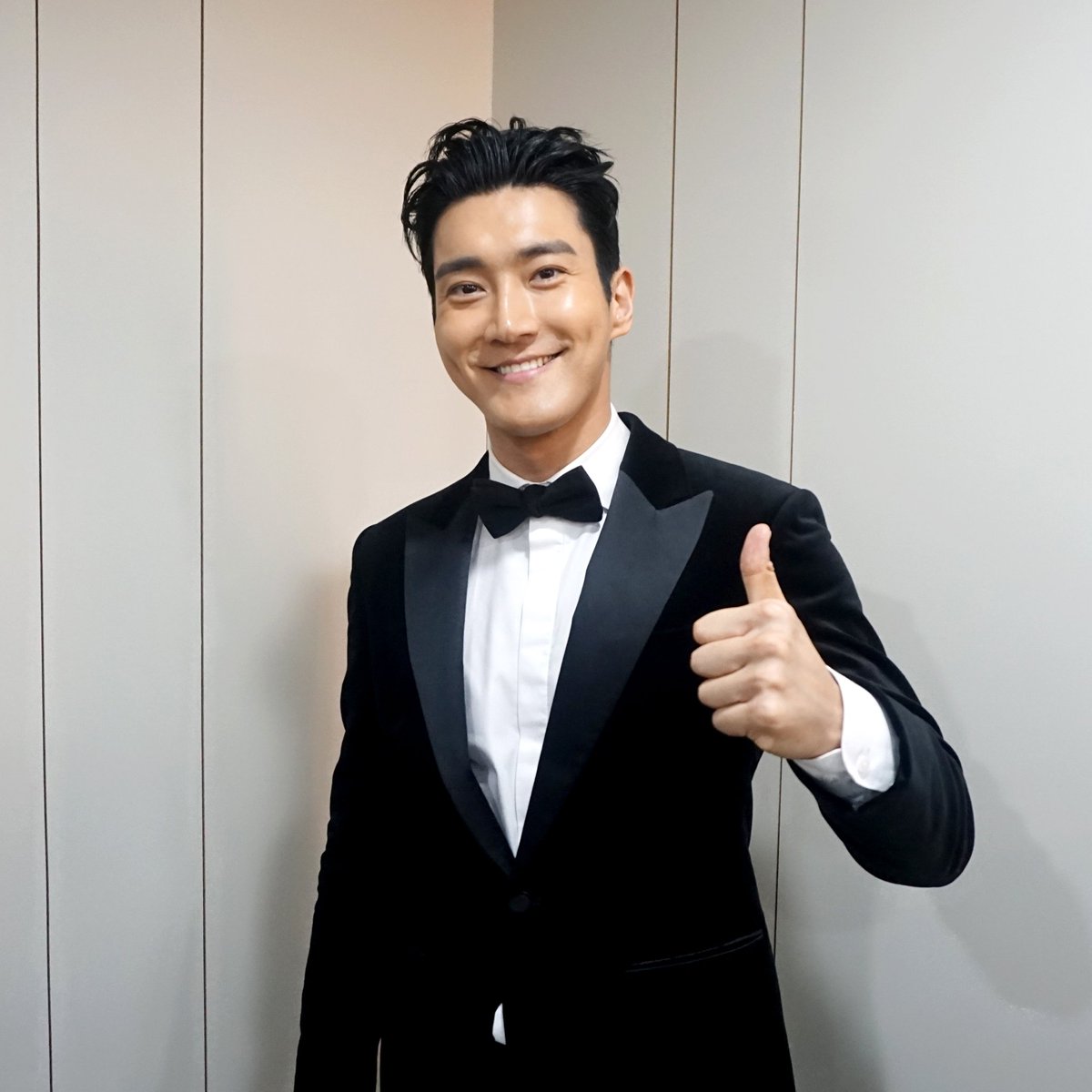 430. Siwon.pic.twitter.com/48vZYRXTDO. 