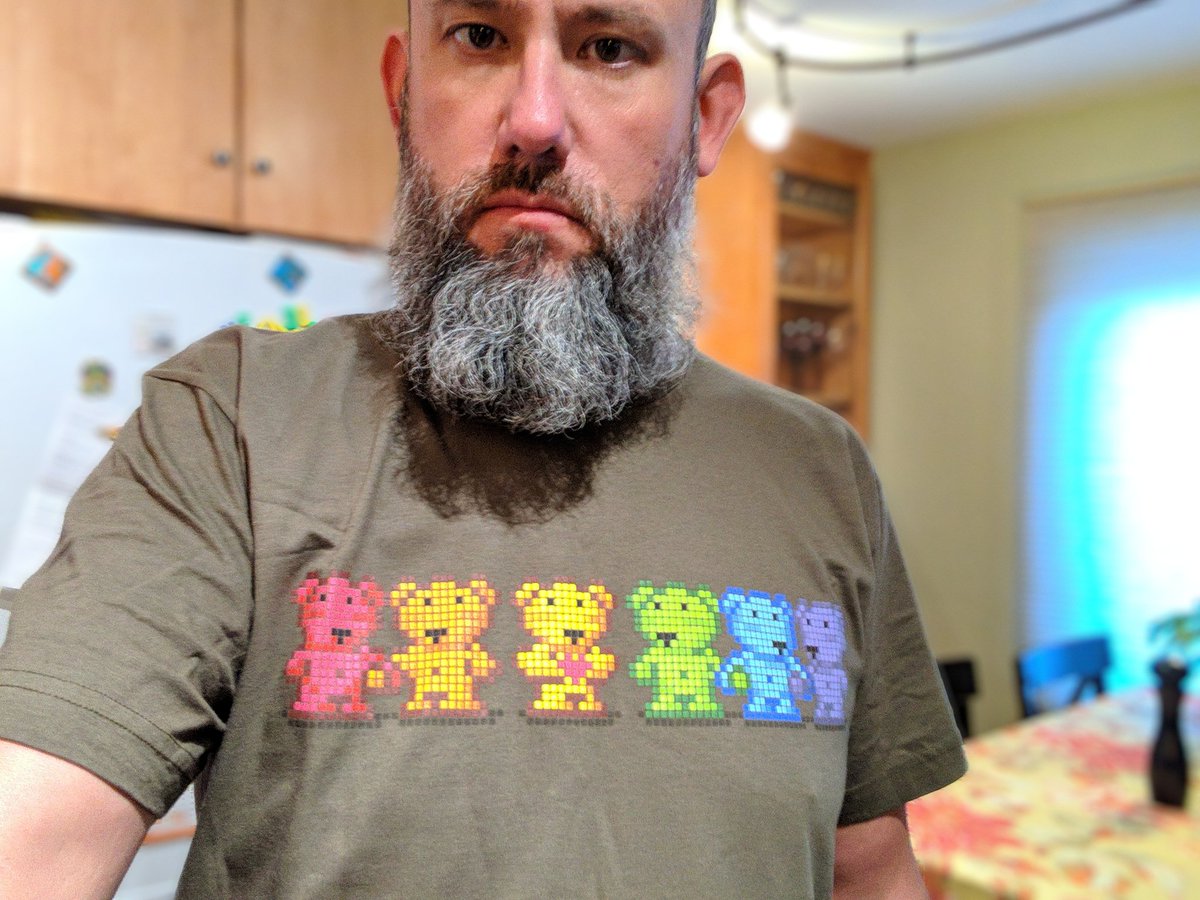 GayJason7's tweet image. Happy New Year! #pixelbear