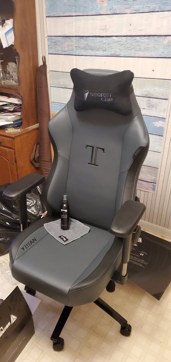 bigbam420's tweet photo. Thank you to #secretlab2020 for the great chair. i know now my but wont hurt https://t.co/GmxhCpZ1d6