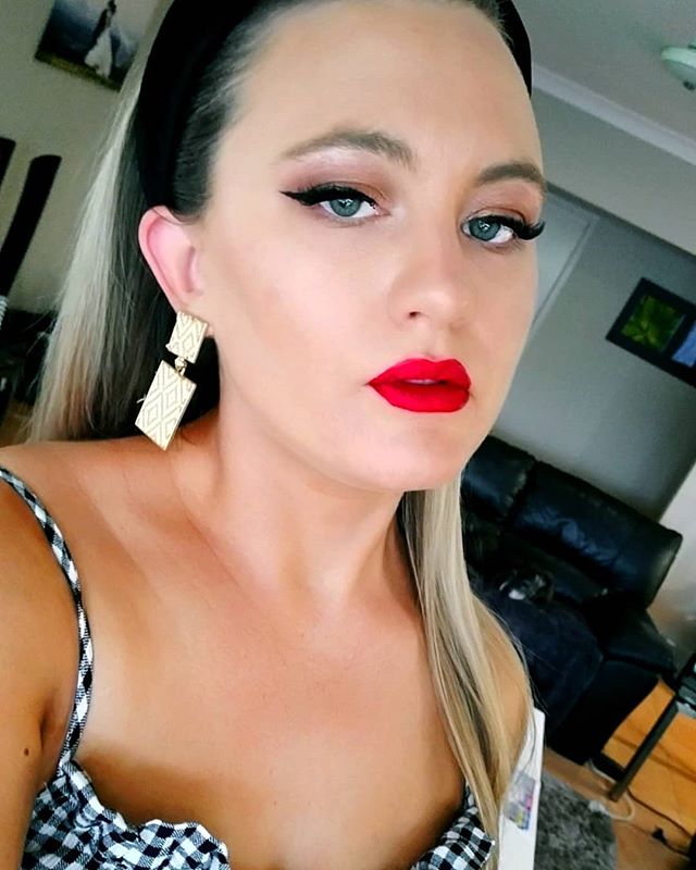 Natalie_Rose_89's tweet photo. Another new year done and dusted. A lot to be thankfull and grateful for, especially family and friends and being safe this holiday season. 
2019 was a bit of a bitch; So much loss and change both personally and for…

📸 https://t.co/ddWUkK0aGU via https://t.co/caQNgsZP1E https://t.co/8EbTdd9dXo