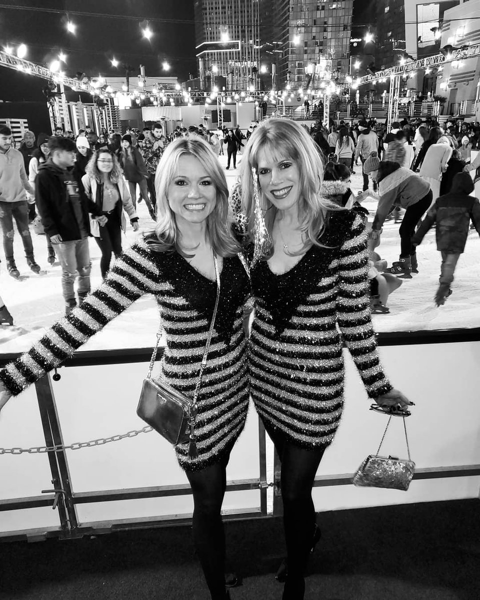 staceygualandi's tweet photo. Doubling down on the
๐นHoliday Tour with the coolest partner-in-crime @j2snyder at my fave @cosmopolitan_lv !
Perfect end to 2019. ๐ญ๐
#iceoverlv #cosmopolitanlv #cosmopolitanlasvegas #iceskating #stripview #twinning https://t.co/18hSBRJuKg