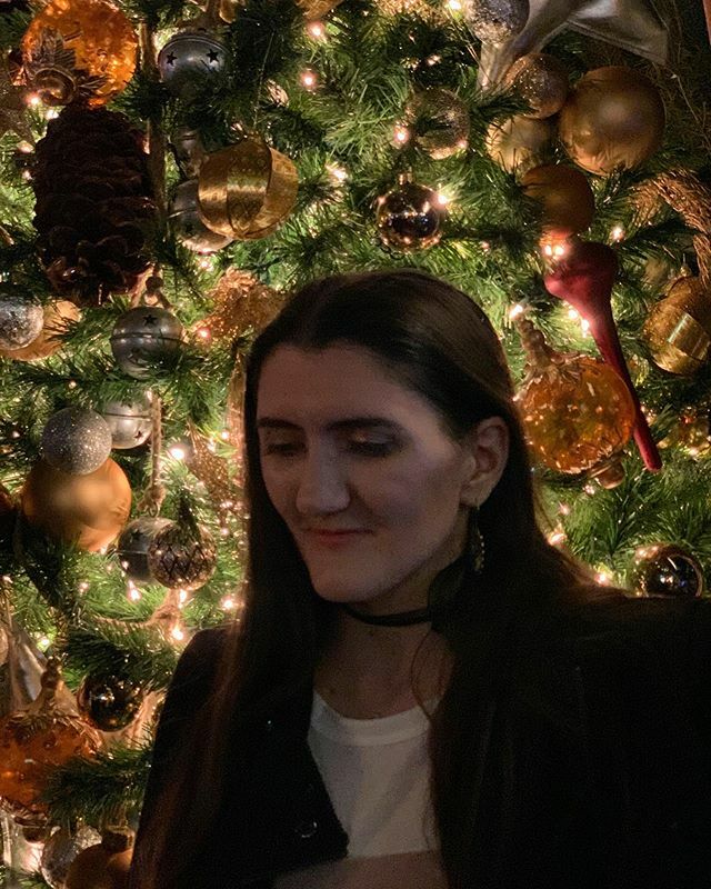 Happy last day of the decade! Here’s a pic taken weeks ago that is more festive than tonight 📸 <a href="/carolynchaig/">Carolyn</a> ift.tt/2Fajihm