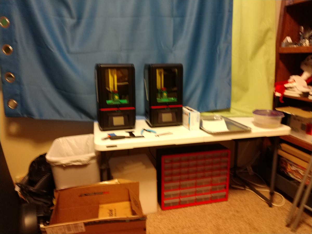 3d printers on work table, organization in progress