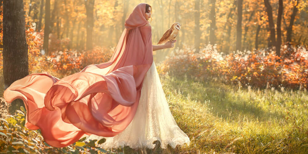 dailydot's tweet photo. Redditors are trying to make capes a fashion staple in 2020: https://t.co/Upc35NdQxC https://t.co/pTUux6jK1E