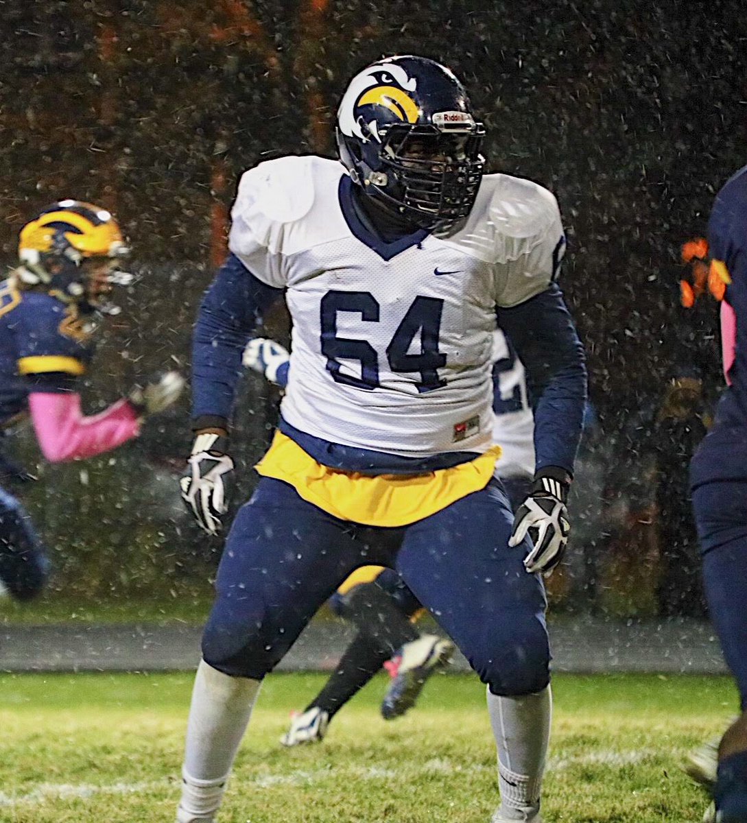 Recruiting/Player Profile: Lumen Koumodji/Bloomington Kennedy (2021)
northstarfootballnews.com/2019/12/recrui…