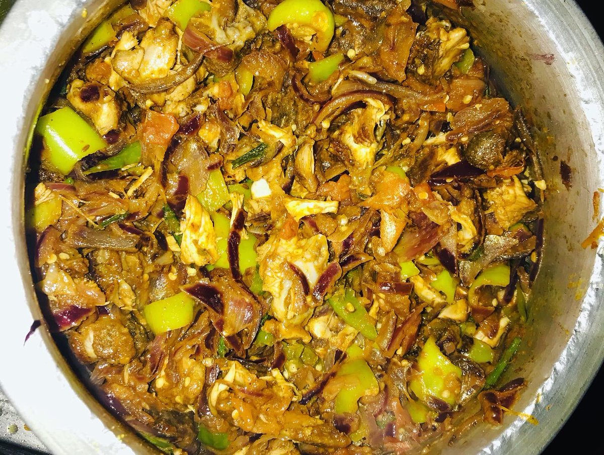 Sabnas_ASA's tweet photo. #2020Start 
#2019end 
#noodleswithchicken 
#NewYearParty https://t.co/cXVjRCkcvu