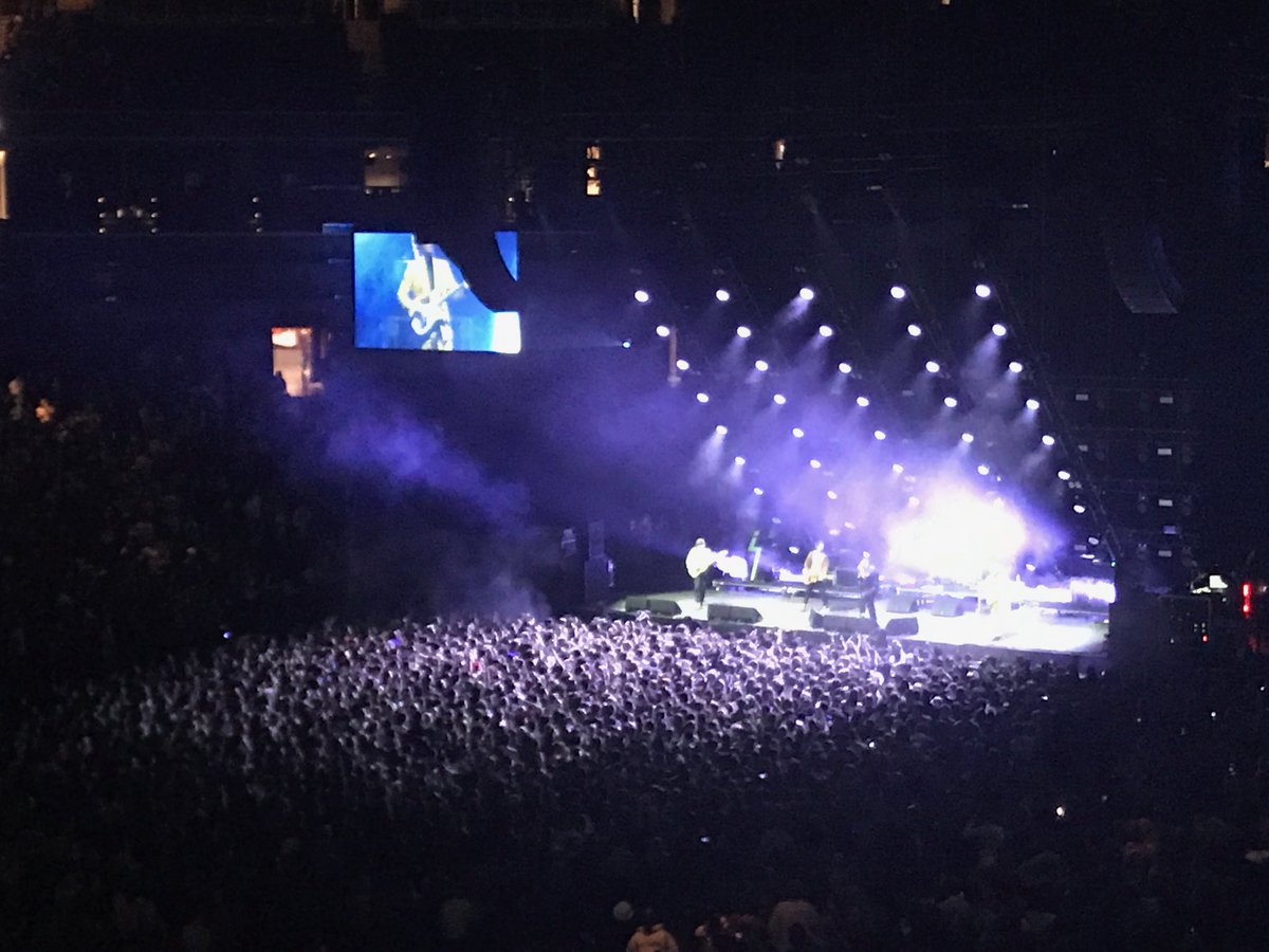 Happy New Year with ⁦<a href="/thestrokes/">The Strokes</a>⁩ ⁦<a href="/barclayscenter/">Barclays Center</a>⁩