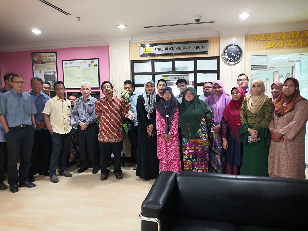 Selamat bersara buat Kak Liza, hilangnya satu permata di bahagian Ukur Bahan JKR Terengganu, Jasa mu di kenang.. Semoga bahagia selalu.. <a href="/NaimudinNor/">NorAnizaNaimudin</a> <a href="/yusufghani200/">تذكرة</a> <a href="/nida1108/">Rohanida</a> <a href="/HalimatunLilly/">Sa'diah</a>