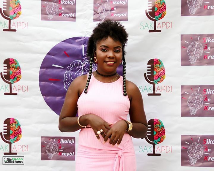 missbroadcast1's tweet photo. Bon et Heureux Combat 2020 a vous
Happy New Year everyone 🎊🎈🎆 
Yon ane lut komanse, kanpe djanm pou reyalize proje w yo. 

Follow me @missbroadcast1 

@CPrudz @VickyDuChemin @Heinz_ekilibr @KayFanmAyiti @CeciHaiti @CECI_Haiti @ONUFemmesHaiti @lemondefr https://t.co/3qIep2NUv8