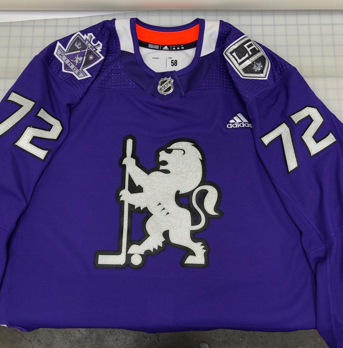 la kings warm up jersey