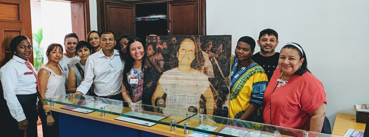 a_carolinacampo's tweet photo. En el último día de la administración del alcalde @MauriceArmitage, le rendimos un gran homenaje en la Casa Matria a Katherine Eslava, quien fue una gran defensora de los derechos de las mujeres en Cali.

Katherine, tu legado quedará para siempre en Cali  y en nuestros corazones. https://t.co/WUlNfYheZR