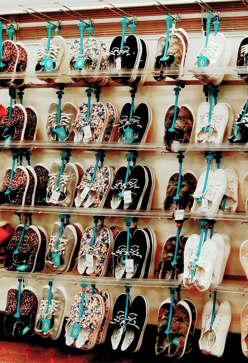 Kim Lewis tweet media