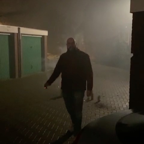DeDonDenkt's tweet photo. Pas op! Hier komt 2020 aan! #pijlsnel #putfireonthesebitches #2020 #happynewyear https://t.co/ALoWjvBBYi https://t.co/6ceWxDFqeI