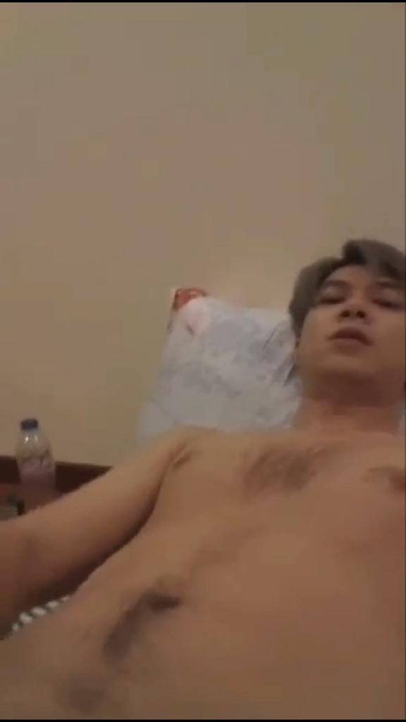 hangcucpham's tweet photo. diễn viên -ca sĩ Anh Tú - người yêu Diệu Nhi https://t.co/62o9yzk3rr