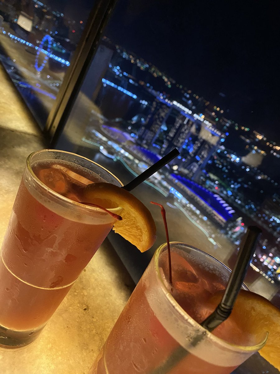 lunachan4's tweet photo. 9連休前半はシンガポール行ってきたー☺️☺️昨日の夜中に関空着いて朝一の飛行機で長崎に帰ってきた☺️喉痛い頭痛い寒いっていう風邪の症状にやられている😫すのーまんはTVもYouTubeもセブンの何かも全く追いつけてないし知らないことばっかり w w w https://t.co/5dZJRKw4Xg