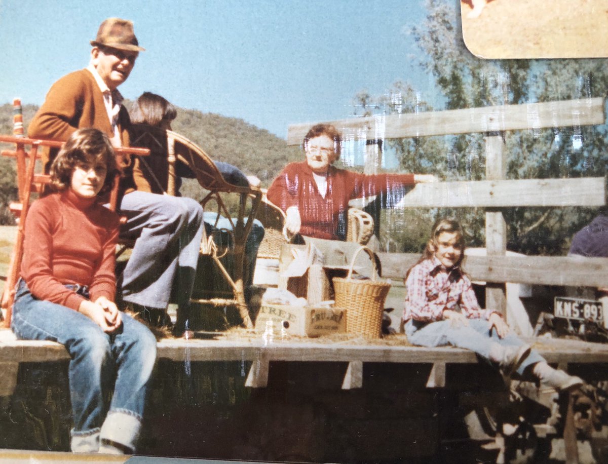n_george2's tweet image. These are photos of my family when I was a kid, on my mum’s family farm on the #UpperMurray at a place called #Walwa. We loved this place and even tho’ we were raised as city kids spent all our holidays here in the beautiful bush and the embrace of a huge loving family /1