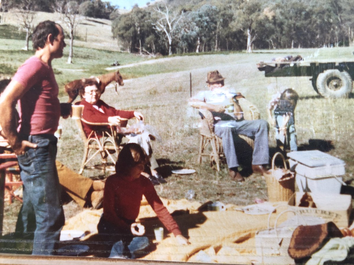 n_george2's tweet image. These are photos of my family when I was a kid, on my mum’s family farm on the #UpperMurray at a place called #Walwa. We loved this place and even tho’ we were raised as city kids spent all our holidays here in the beautiful bush and the embrace of a huge loving family /1