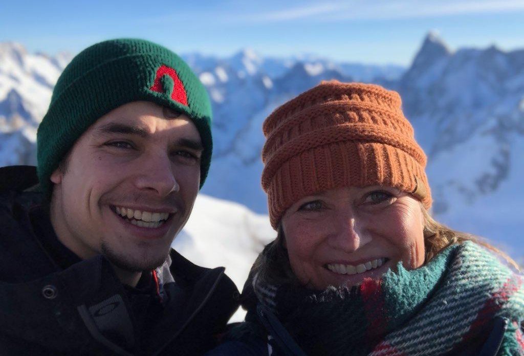 UtahTerrain's tweet photo. As we close out 2019, Utah Terrain has made it all the way to the Alps in Chamonix, France. From everyone at Utah Terrain, have a great start to your 2020! https://t.co/saHdWk7o6I
#NYE2020 #NewYear2020 #skiutah #hikeutah #slc #saltlakecity #utah #utahapparel #shoputah https://t.co/IVisdfD7cH