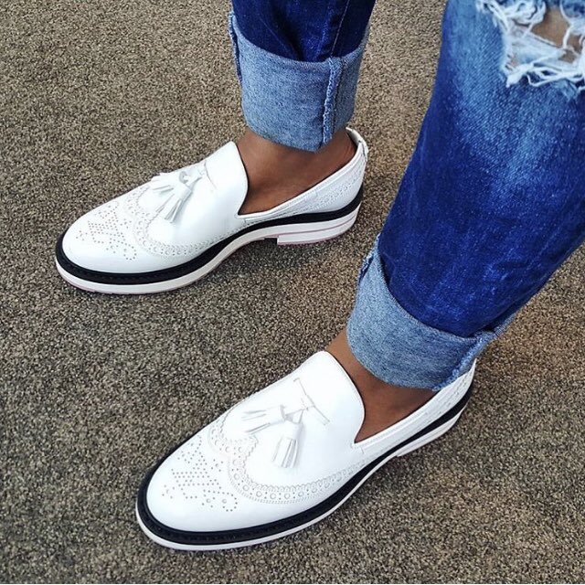 allyonge2's tweet image. New year 2020 ❤️❤️❤️🔥🔥🔥🔥💵💵@OfficialAliKiba God bless you and your family , you’re the best musician in the world alikiba 🌍🌍🌍🌍🇹🇿