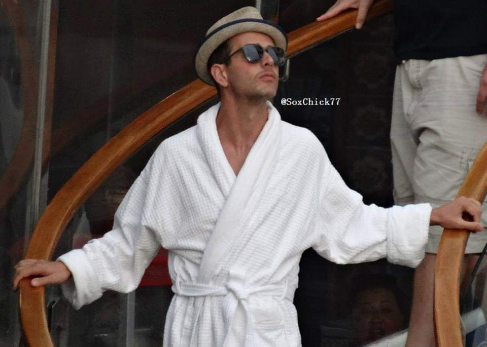 SoxChick77's tweet photo. #HappyBirthday to this handsome guy! @joeymcintyre https://t.co/rvU7Q3ZcdD