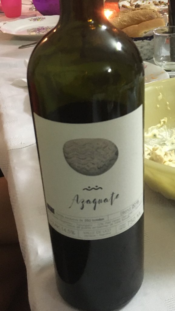 gustavokasa's tweet photo. Celebrando con #Azaguate en Coronel Suárez #Vinazo @Betiflu https://t.co/MmjbTu1fJ4