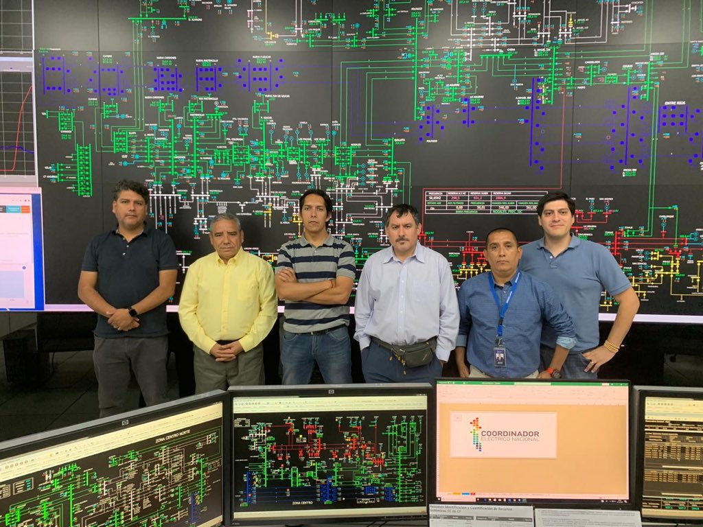 coord_electrico's tweet photo. ⏱Los 365 días del años, las 24 horas del día, los ingenieros despachadores del Coordinador trabajan para que las familias chilen@s y las industrias tengan un suministro eléctrico seguro y estable. Gracias a los despachadores que este 31 de diciembre estarán de turno 👏👏 https://t.co/i0HxNoKert