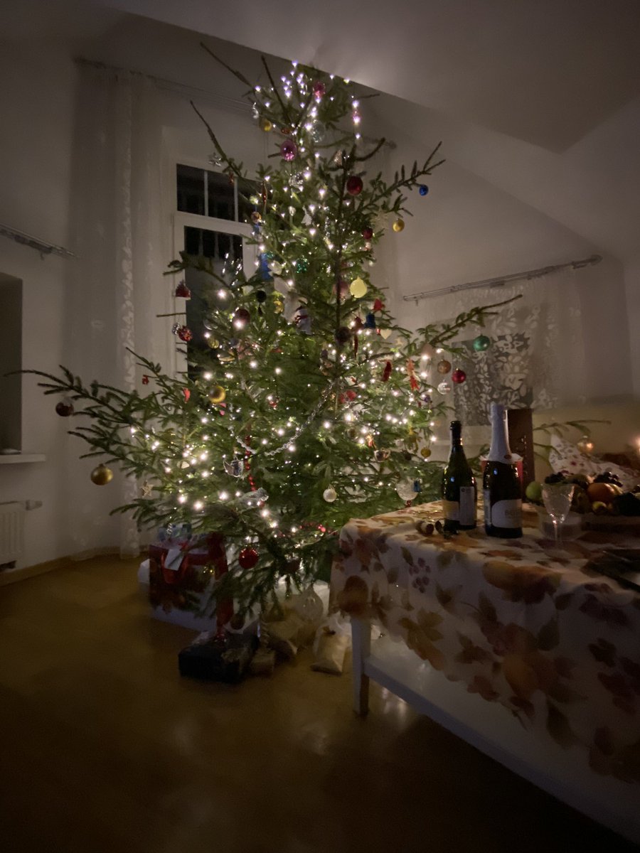 sergey_nyc's tweet photo. May your year be good- not because it’s “good,” but because you choose to see it so. May your year be full of gifts- not because there are “gifts,” but because you choose to see everything as a gift. And may you be surrounded by people you love- and those who love you.❤️ #HNY2020 https://t.co/wWmjBPaHWu