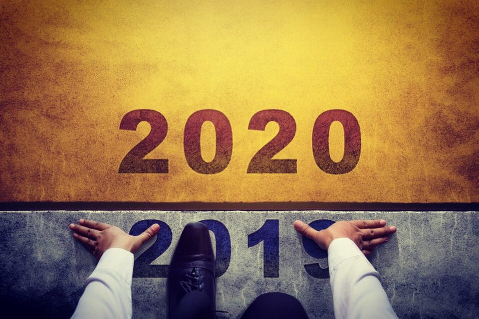 Seb_Ounet's tweet photo. A vos marques, prêts......BONNE ANNÉE ! 🏁💨🍾🥳 #2020 https://t.co/WJ5fNOKgHS