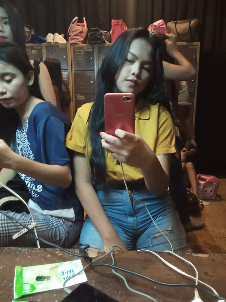 tantewati_berto's tweet photo. Dingin" Begini Yuk ah, enak Dh.. Yuk FOLLOW, DM &amp; RETWEET ya sygg
#tantehot #singlemom #singlegirl #jandabinal #JandaSeksi #cewebertato #ceweknakal #ceweksange #tantegirang #TanteMirna #kesepian #sangekberat #bacotansantuy #Bogorbirahi #Bogor https://t.co/FalSD4j98p