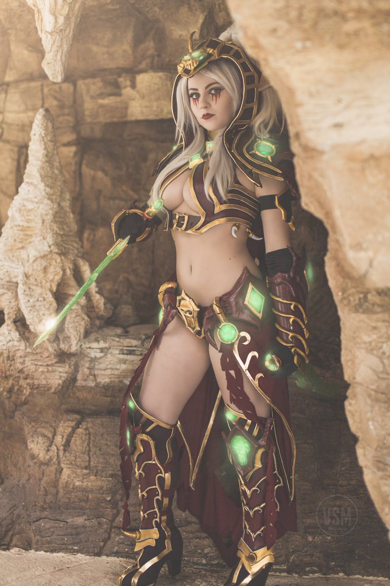 vsmx3_'s tweet photo. Couldn’t end the year without some #HolMat2019 badassery feat. Lindsay as #Valeera, concept designed by @ZachFischer for #ProjectEbonBlade 🔥🔥🔥
_
Cosplay by Lindsay Michelle
Design by @ZachFischer 
Photo by @vsmx3_ 
#VSMMixedMedia #Cosplay #WoW https://t.co/gD2nl8HpFI