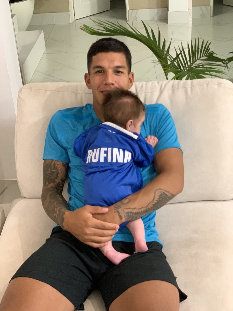 lucas_romero29's tweet photo. Não queria deixar fechar o anho sem dar um abraço a toda a nação azul. Falar pra vocês que eu tenho muito orgulho de fazer parte de sua história! E que com certeza um dos desejos do meu coração pra esse 2020 é que o Cruzeiro volte pra onde nunca tinha que ter saído. https://t.co/88OmAbDv2V
