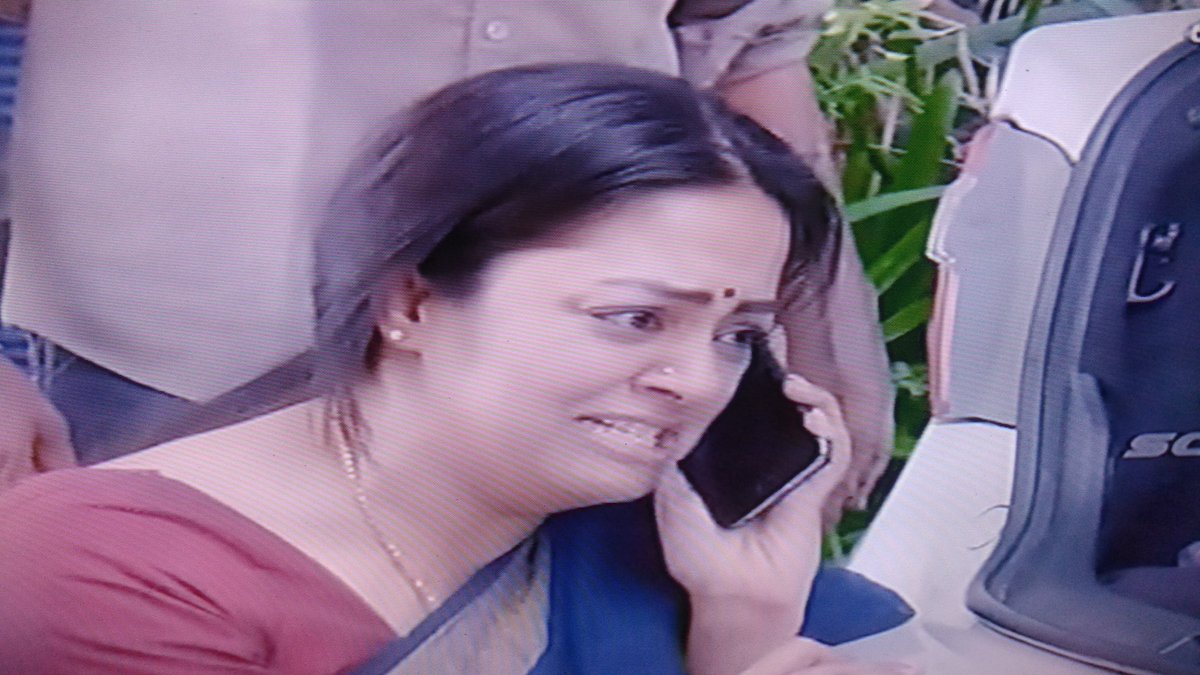 yaaro_oruthan's tweet photo. ந்யூ இயர் அதுவுமா ,இந்த மழைல வேலைக்கு வேற வரச் சொல்றியே நல்லாருப்பியா தம்பி நீ https://t.co/j58wYWivMQ