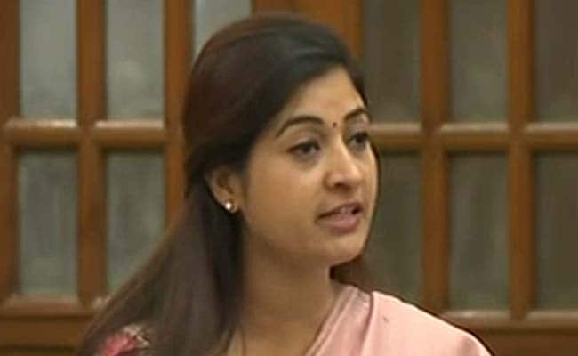 jessica4ever's tweet photo. BJP Trying To Jolt Country Through Laws Like Citizenship Act: Alka Lamba https://t.co/ZScrPKx1Ja https://t.co/L0lubnUacn