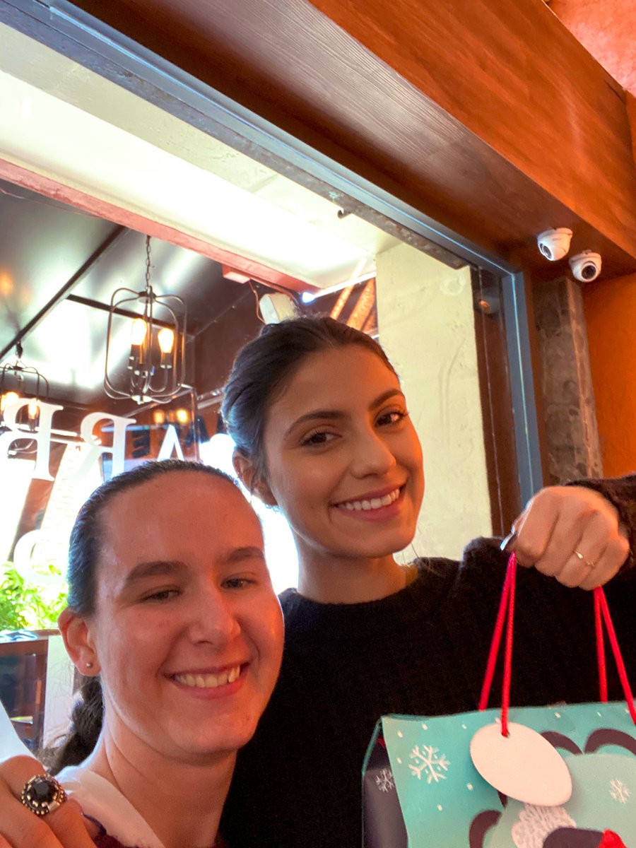 bydenroal's tweet photo. Este año conocí a 2 personas que con su ejemplo me motivaron a dar el paso a mejorar como persona, hacer cosas que nunca imaginé y buscar MI felicidad; sigue siendo work in progress pero GRACIAS @macabeso y @barbara_lopez21 por cambiarme la vida #GratefulHeart #Pacto #Thanks2019 https://t.co/7VXCQCFq2L