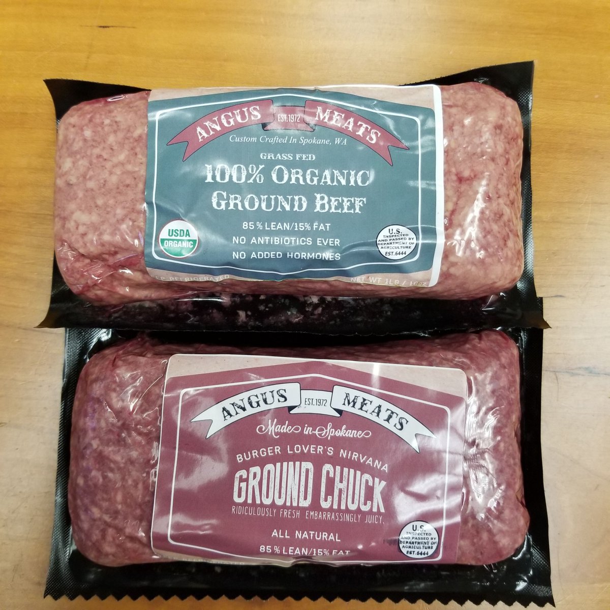 AngusBrands's tweet photo. Prep for New Years Day with #AngusMeats' Fresh Ground Beef Bricks and All Natural Ground Chuck. You can't go wrong with beef that's 100% Organic Grass Fed and 85% Lean / 15% Fat. Find in your local grocery today! #WhereQualityMatters https://t.co/cJdKqHjeg0 https://t.co/0BqbX6AvD9