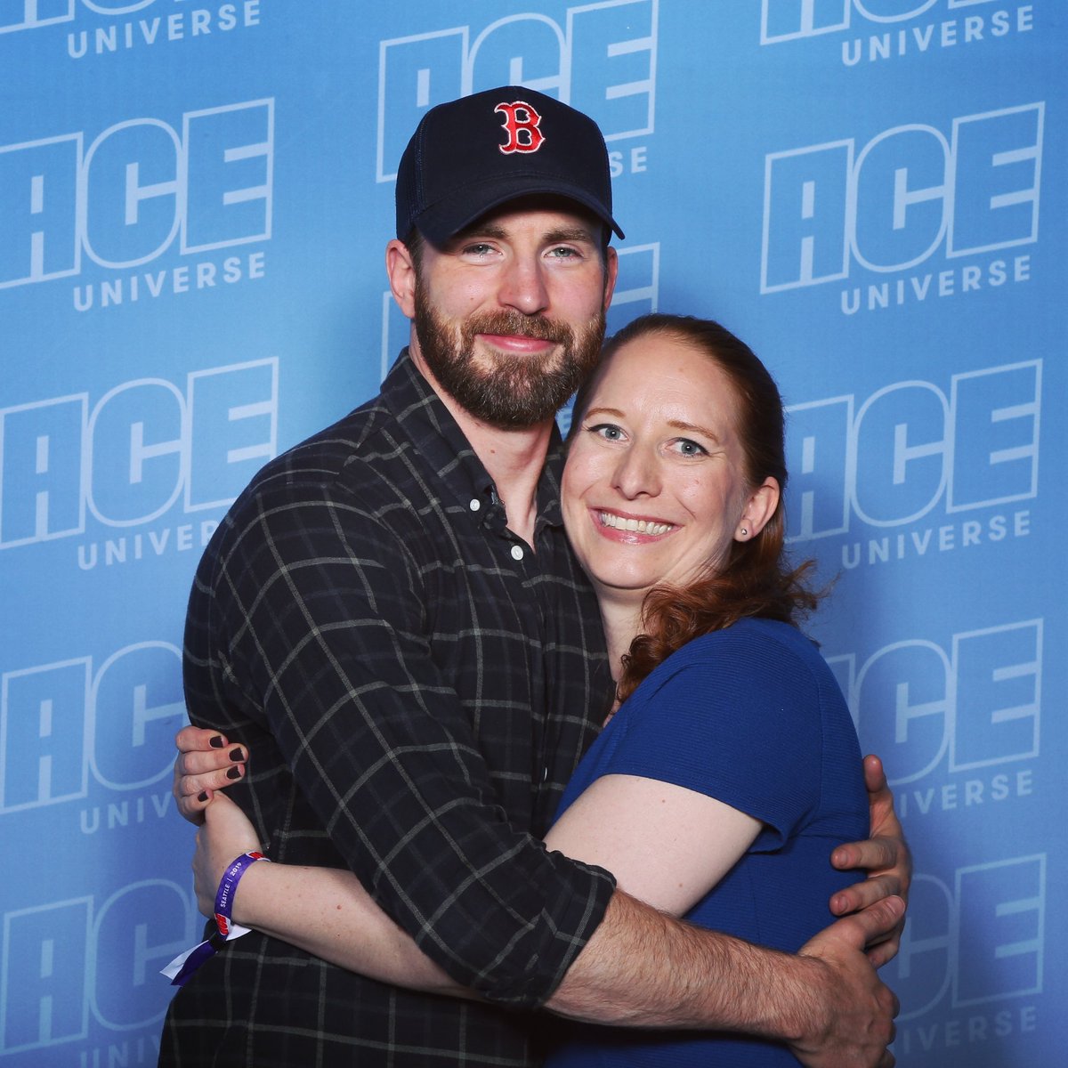 I got two more non-SPN ops this year with  @ChrisEvans amd  @TaronEgerton - who are two of the sweetest guys on the planet! When I choose who to admire, I choose well! 