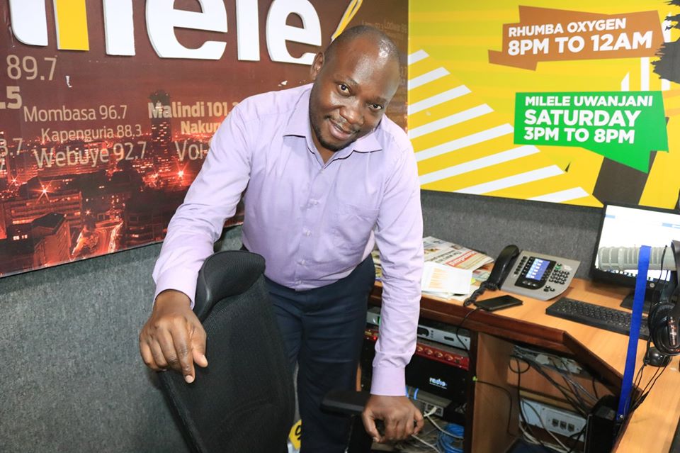 #HappyNewYear Karibu ndani ya #MileleBreakfast 6am mpaka 10am ukiwa na Kigogo <a href="/Luchivya/">Francis Luchivya</a> <a href="/Milele_FM/">Milele FM</a>