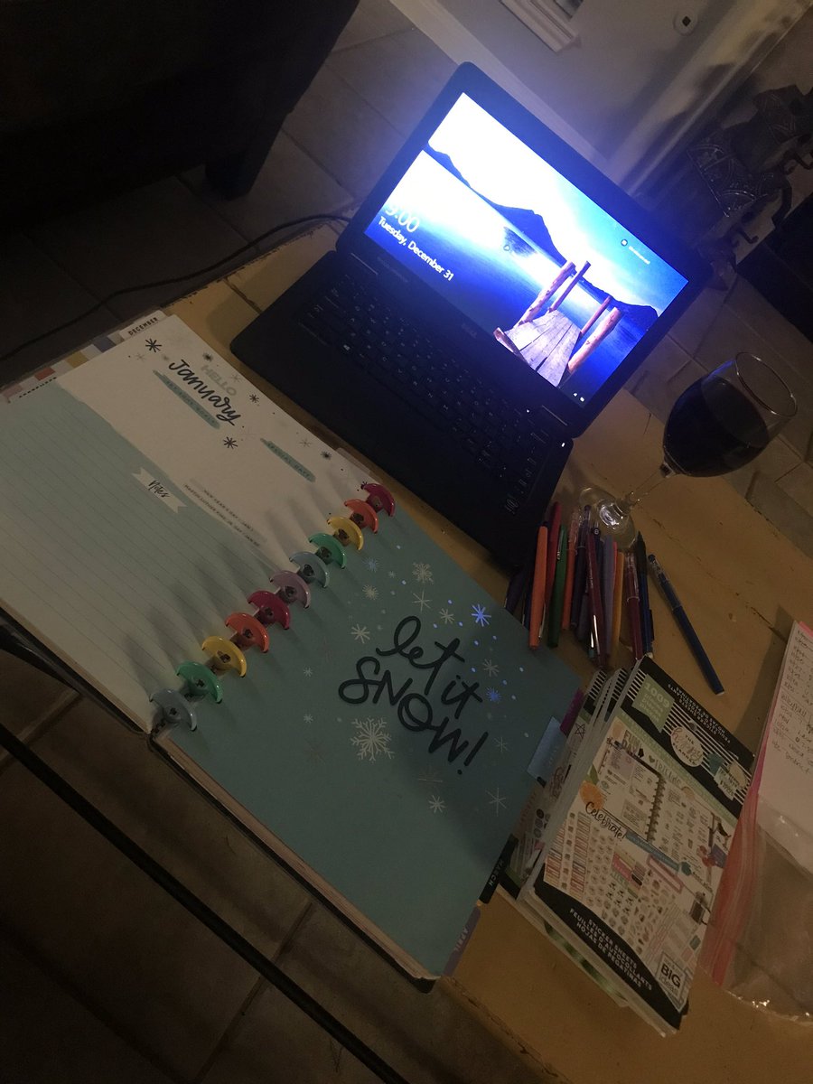 ChristiB93's tweet photo. Planning 2020 on NYE. Yeah I’m a party. The party actually starts with the Q Zoo at 7am Thurs. with U Pock em @RODEOHOUSTON tickets!!  #rodeoradio #chickfila #rockinNYE https://t.co/3GqvuUdLyb