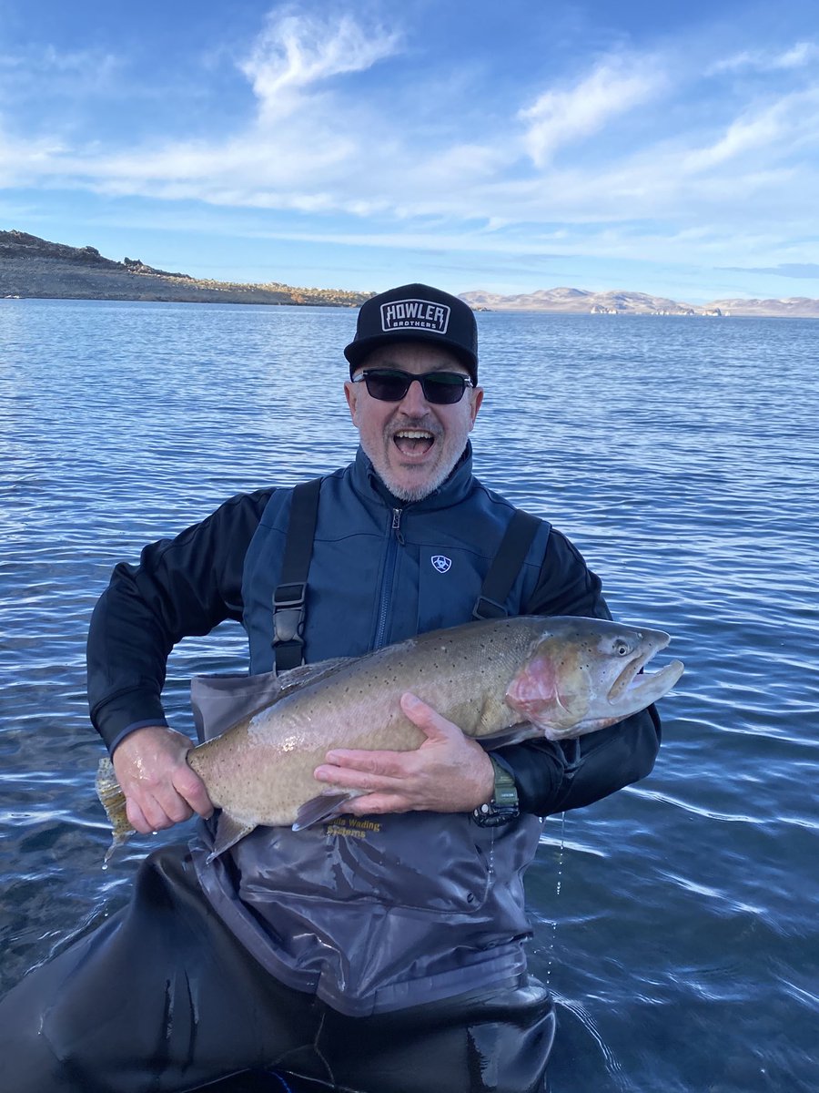 pernaut's tweet photo. ⁦@HowlerBros⁩ Greetings from Pyramid Lake, NV.  17 1/2 lbs on the fly.  It was the hat!  Happy New Year!! https://t.co/bT7hjT1SMd