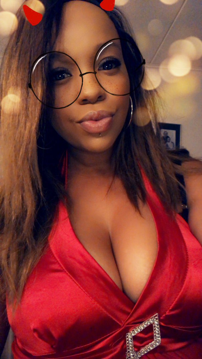 timoira's tweet photo. #2020NewYear #NewYearsEve #follow #oudjaarsavond #oudjaarsavond #volgme #selfie #snapchat #filter #GoodNightTwitterWorld #Goodbye2019 #GoodNightEveryone #slaap # https://t.co/eupYxhIH4R