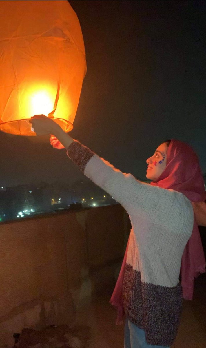 EsraaS94's tweet photo. Make a wish and let it go to the dream's land ✨🔮🌟
#sky_lantern #NewYear2020 https://t.co/FLikWaPajV