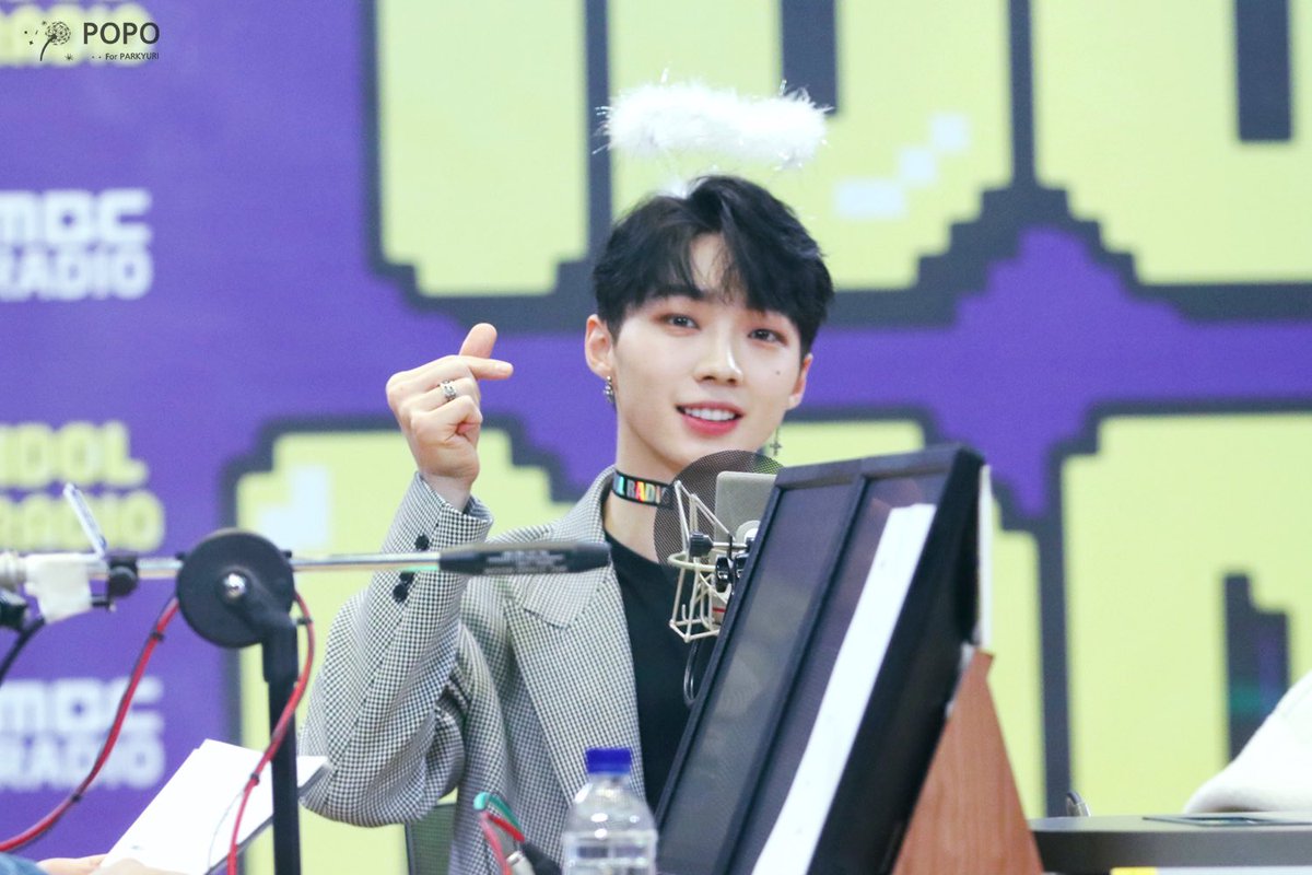 AllEyesOnLyolik's tweet photo. 191216 아이돌라디오

상암에 나타난 유리천사💜
유리천사 승천반대👼🙅‍♀️

#유리 #박유리 #YURI #PARKYURI #パクユリ #Юрий #아이돌라디오 #IDOLRADIO #JxR #제이엑스알 #ELEMENT https://t.co/swQiATLuJA