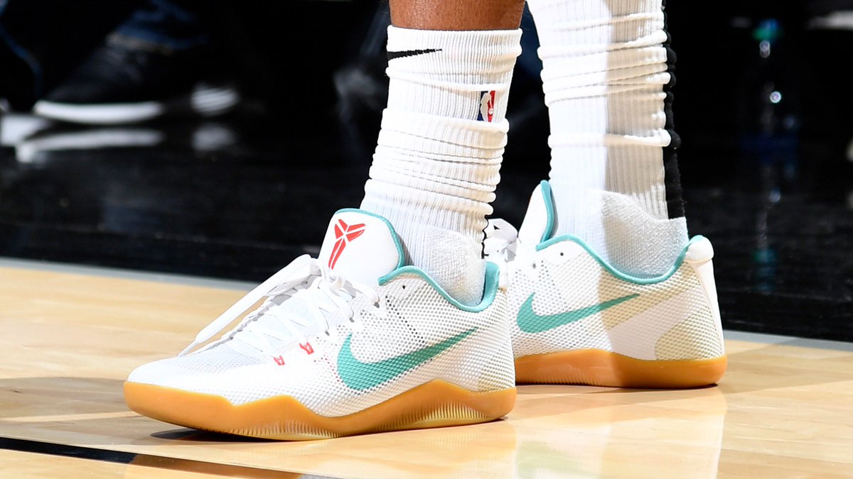 kobe 11 summer