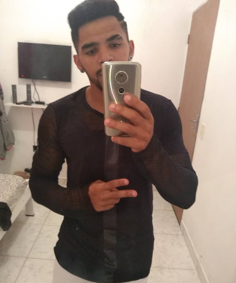 Neg0_0's tweet photo. Feliz 2020 que Deus abençoe todos nós como sempre tem feito 😘🥰🙏🎇🎆 https://t.co/4BeQBKJVFD